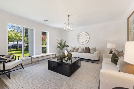 Stunning Luxury 5 Bedroom Home in Ultra-Convenient Location - Photo 5