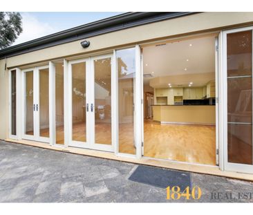 Luxurious and Ideally Located - Photo 4