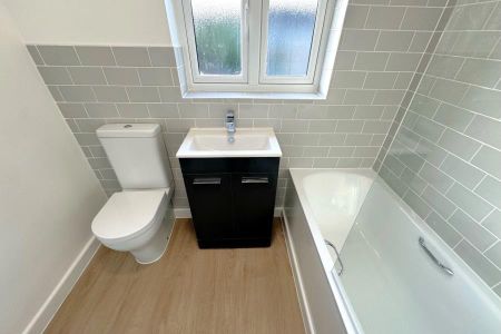 Spencer Close, Woking, Surrey, GU21 - Photo 2