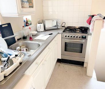 3 bedroom flat to rent - Photo 5