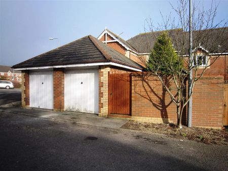 2 bedroom terraced house to rent - Photo 2