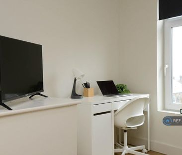 1 bedroom in a house share to rent - Photo 5