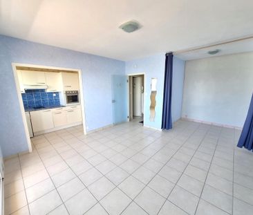Location Appartement 1 pièce 31m² LES SABLES D OLONNE 85100 - Photo 2