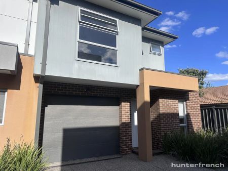 “MODERN LIVING IN PRIME LOCATION” - Photo 2
