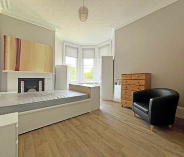 East Acton Lane - Photo 4