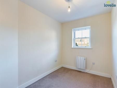 2 bedroom Flat To Let - Photo 1
