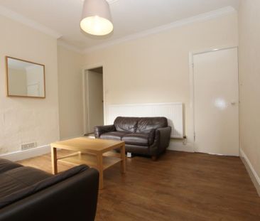 4 bedroom terraced house to rent - Photo 2