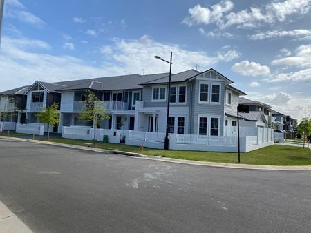 Catherine Field - Photo 5