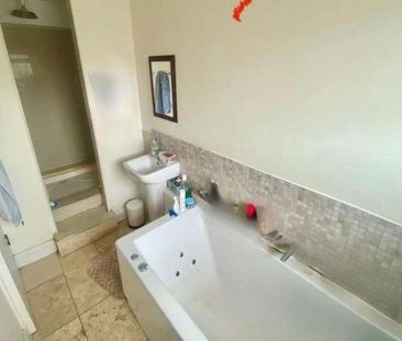 How Wood, Park Street, St. Albans, AL2 - Photo 6