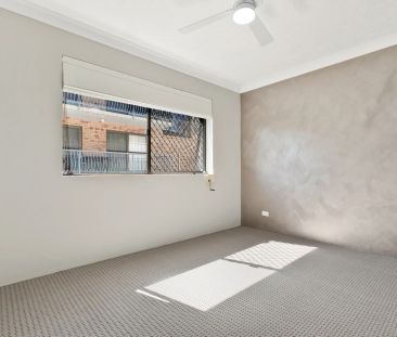 2 Bedroom Unit in a Prime Holland Park West Location - Photo 1