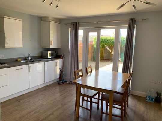 Oak Tree Close - Photo 1