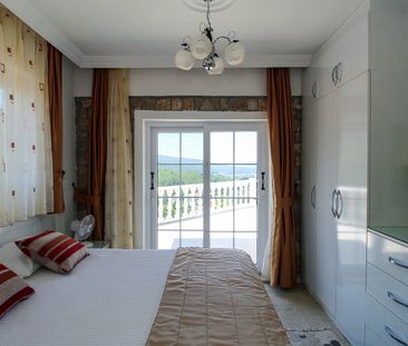 Rymlig villa med 4 sovrum och pool i Mugla Fethiye - Photo 6