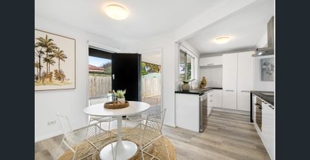 LIGHT, BRIGHT AND READY TO ENJOY! - Photo 3