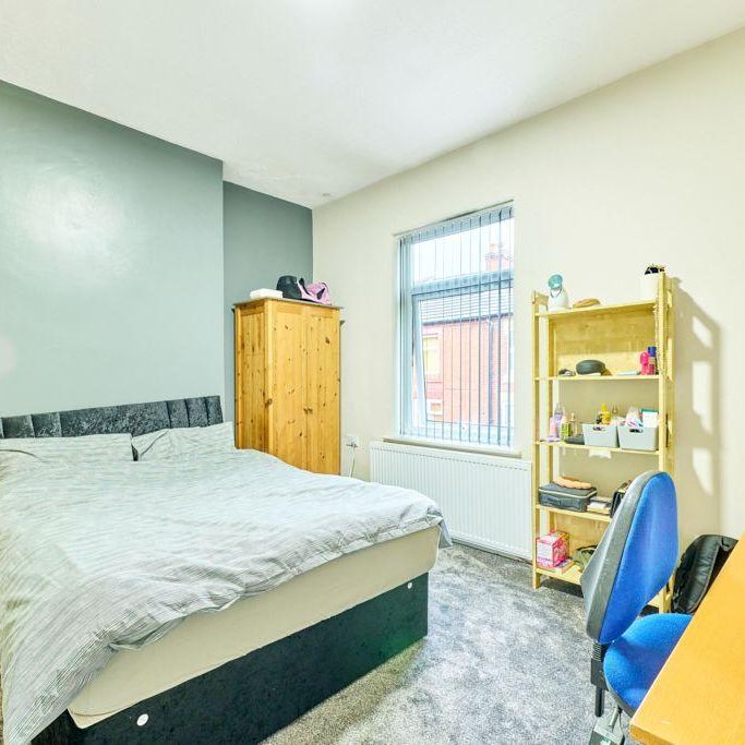 4 bedroom terraced house to rent - Photo 1