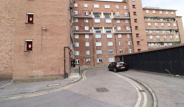 Harriott House, Jamaica Street, Stepney Green, E1 - Photo 1
