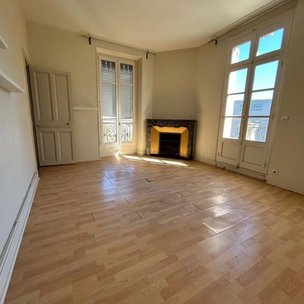 Location Appartement 4 pièces 135m² AVIGNON 84000 - Photo 1