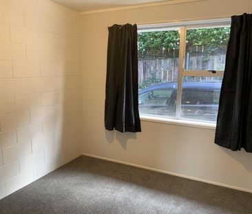 Quiet Glenview Home - Photo 4