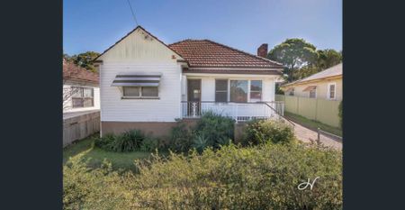 CONVENIENT HOME WITH EASY ACCESS TO NEWCASTLE UNIVERSITY - Photo 3