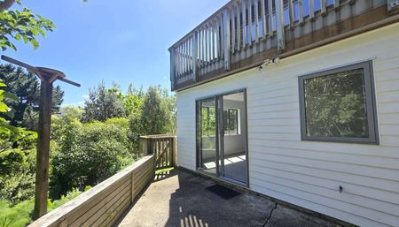 TIDY ONE BEDROOM IN FAB LOCATION: - Photo 2