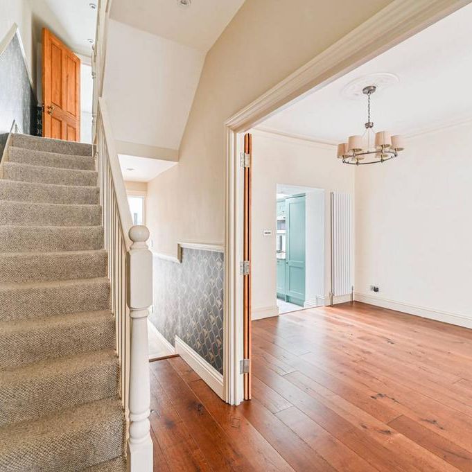 4 bedroom terraced house to rent - Photo 1