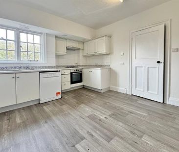 3 bedroom flat to rent - Photo 5