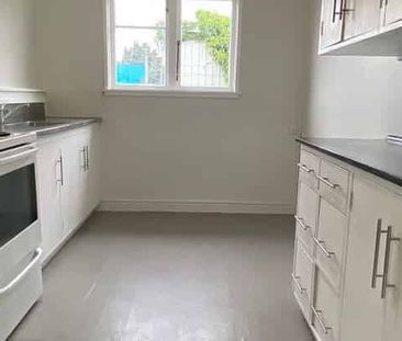EXCELLENT CENTRAL LOCATION!! - Photo 2