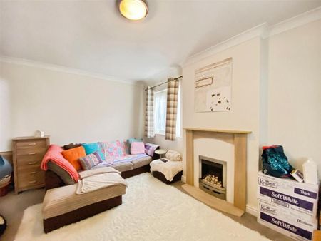 2 bedroom semi-detached house to rent - Photo 2