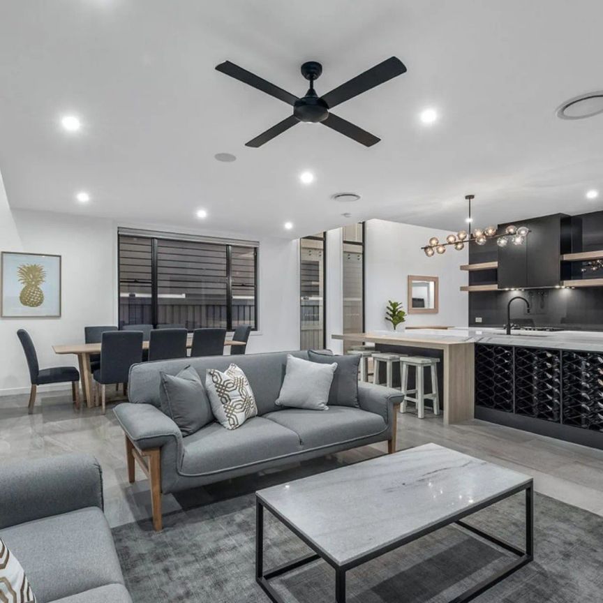 A Masterpiece of Modern Design in East Brisbane - Fully Furnished - Photo 1