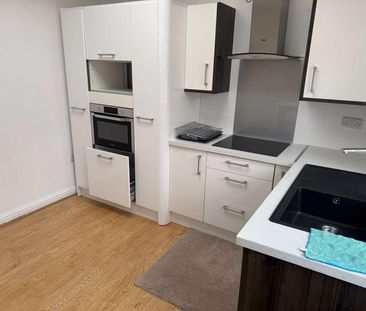 2 bedroom flat to rent - Photo 4