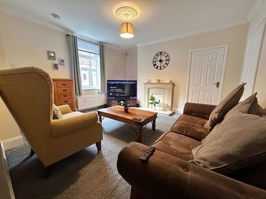 2 bedroom terraced house to rent - Photo 1