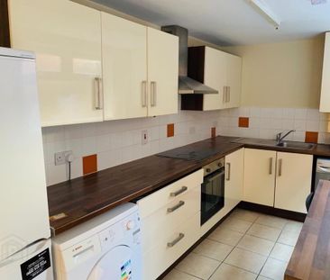 Balfour Avenue, Room 1, All Bills Included, Belfast, BT7 2FH - Photo 4
