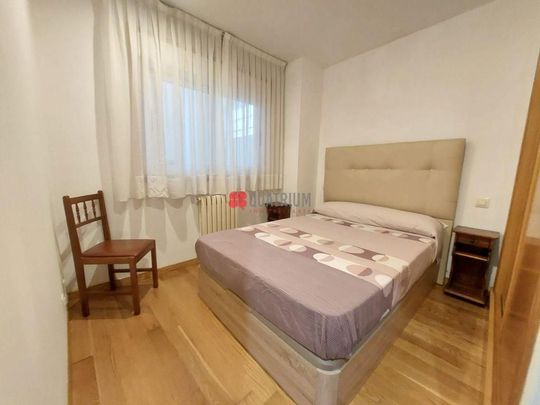 Piso de alquiler en Ensanche - Sar - Photo 1