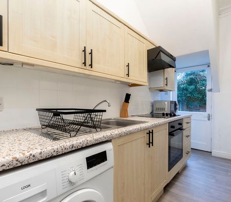 Grosvenor Place South, Cheltenham GL52 2RX - Photo 3