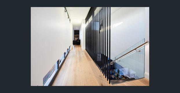 Designer chic in the heart of Balmain East - Photo 1