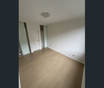 Renovated Modern Comfort 2 bed apartment with Quality and convenien... - Photo 3