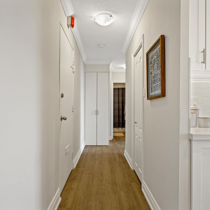 38 King Street West - Photo 1