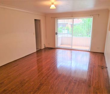 SPACIOUS 2 BEDROOM UNIT WITH GARAGE! - Photo 1
