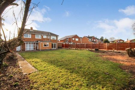 4 bedroom detached house to rent - Photo 4