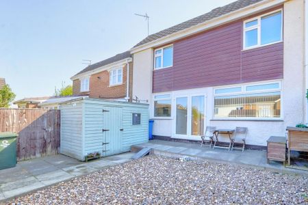 3 bedroom terraced house to rent - Photo 5