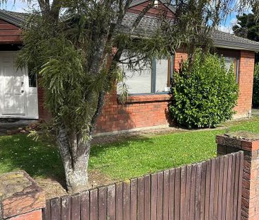 Beautiful 3 bedroom close to everything - Photo 3