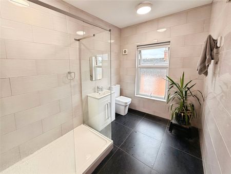 9 bedroom house to rent Colwyn Road, Northampton, Northamptonshire, NN1 - Photo 3