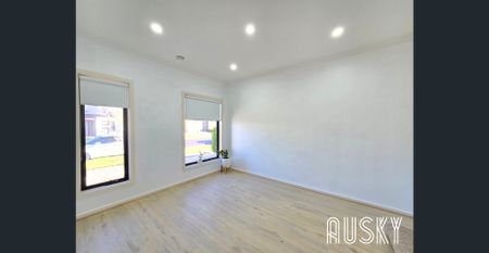 For Lease – Furnished Modern Family Home in Featherbrook Estate - Photo 3