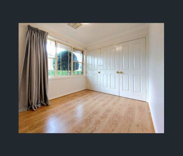 Nlewly Renovated, Spacious 3-Bedroom Villa in Convenient Location - Photo 5