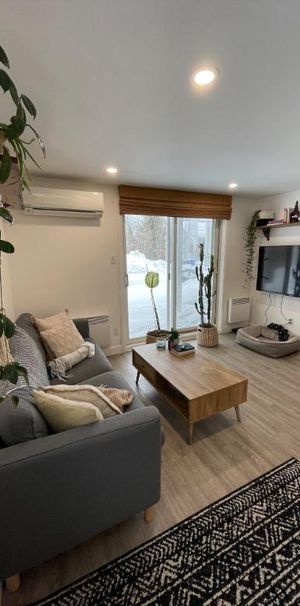 Logement à Louer à Sutton - Photo 1