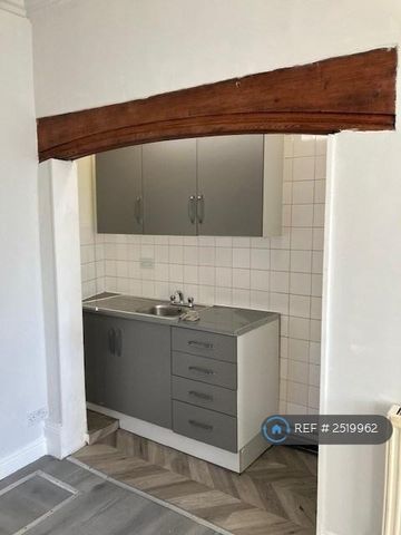 2 bedroom end of terrace house to rent - Photo 5