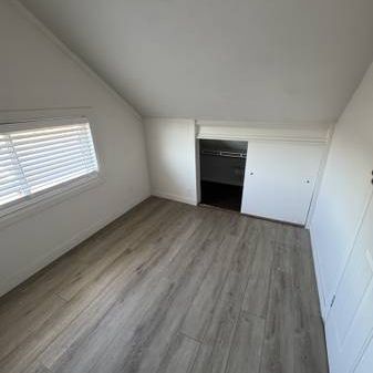 2 Bed 1 Bath Upper Floor - Photo 3