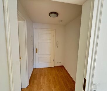 Leben im Herzen der Neustadt – 2-Zimmer-Wohnung mit EBK sucht Sie a... - Photo 1