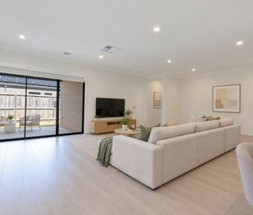 Modern Family Living in Clyde North - Photo 2