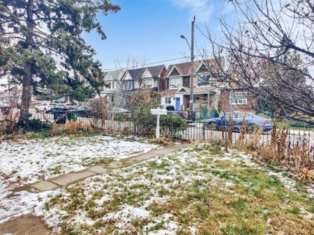 For Lease - 2 Criscoe Street Unit# Main, Toronto, Ontario - Photo 3