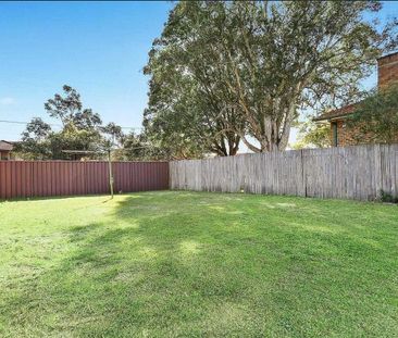Family home in convenient pocket - Photo 4